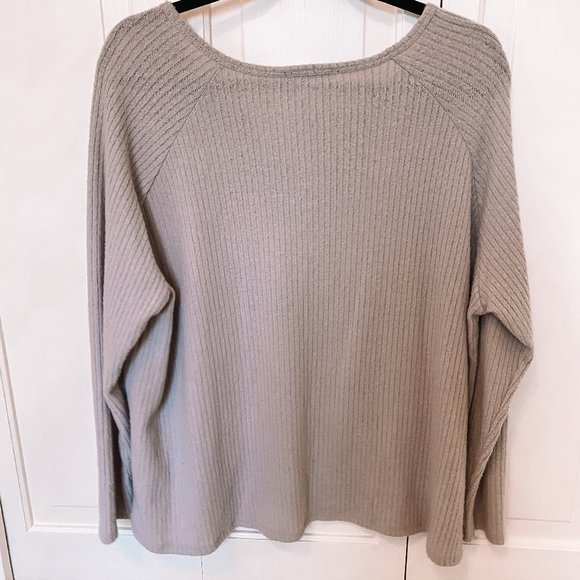 Lavender Sweater VNeck | Small - Picture 5 of 5